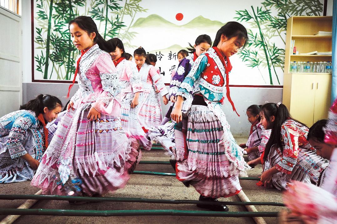 Xi greets opening of Chinese Young Pioneers congress